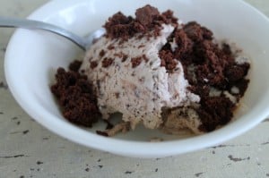 brownie with crumbles